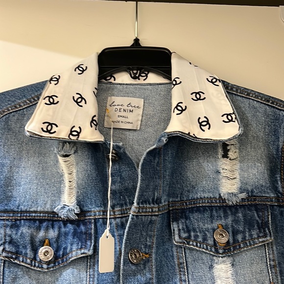 NEW custom cropped jean jacket size small - Picture 6 of 7